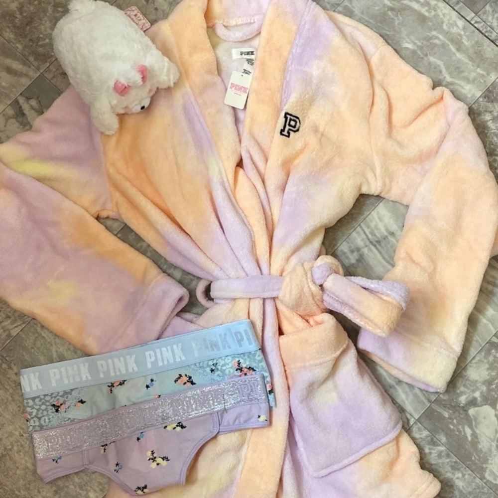 Pink robe set